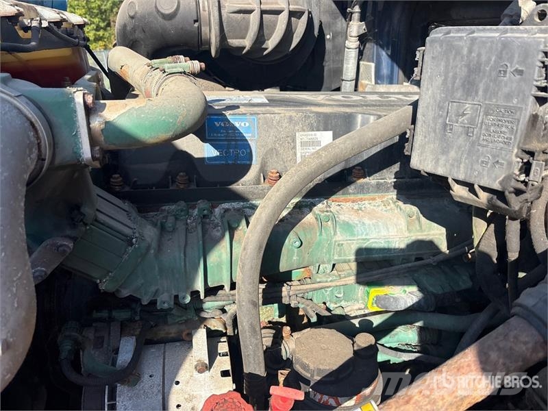 Volvo VNM200 6x4 T/A Day Cab Truck Tractor (Inoperable) Traktorske jedinice