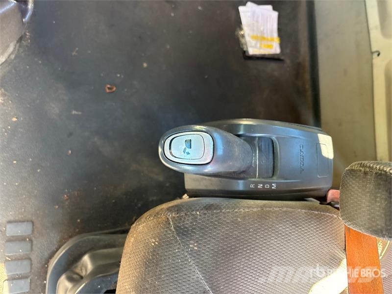 Volvo VNM200 6x4 T/A Day Cab Truck Tractor Traktorske jedinice