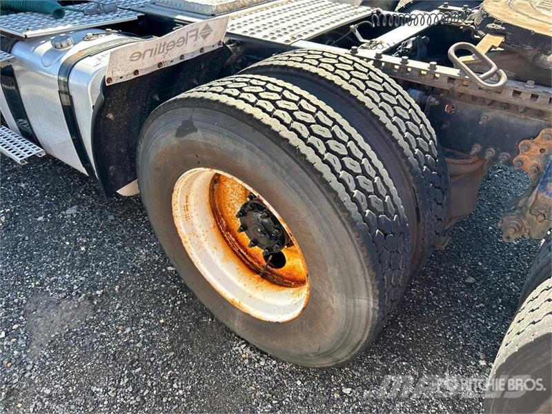 Volvo VNM200 6x4 T/A Day Cab Truck Tractor (Inoperable) Traktorske jedinice