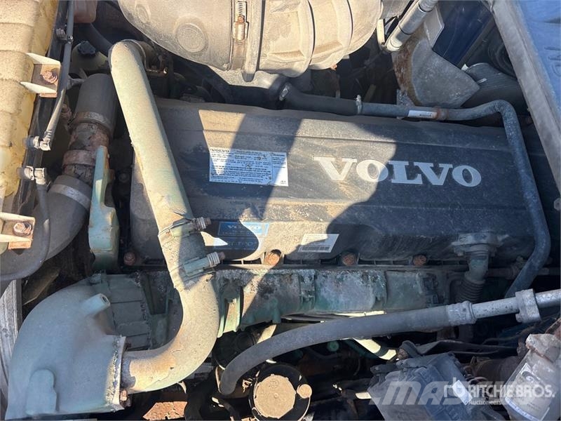Volvo VNM200 6x4 T/A Day Cab Truck Tractor (Inoperable) Traktorske jedinice