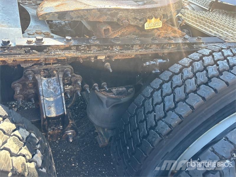 Volvo VNM200 6x4 T/A Day Cab Truck Tractor (Inoperable) Traktorske jedinice