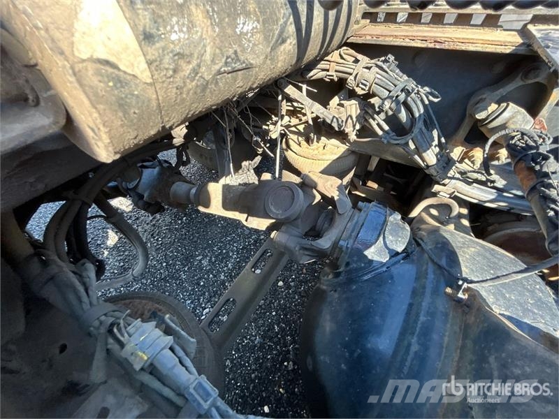 Volvo VNM200 6x4 T/A Day Cab Truck Tractor (Inoperable) Traktorske jedinice