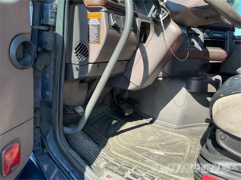 Volvo VNM200 6x4 T/A Day Cab Truck Tractor Traktorske jedinice