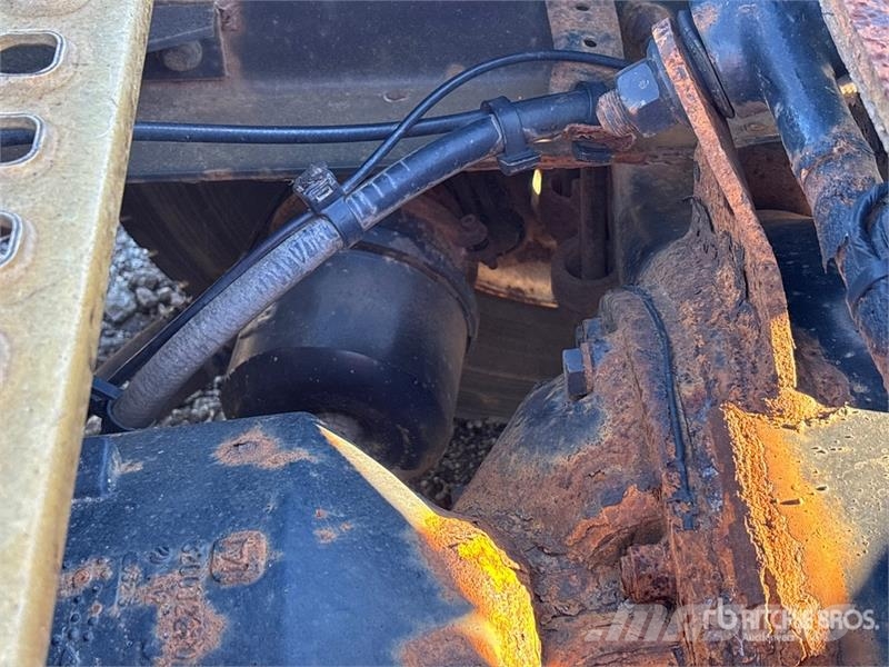Volvo VNM200 6x4 T/A Day Cab Truck Tractor 牵引车