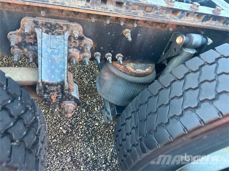 Volvo VNM200 6x4 T/A Day Cab Truck Tractor Traktorske jedinice