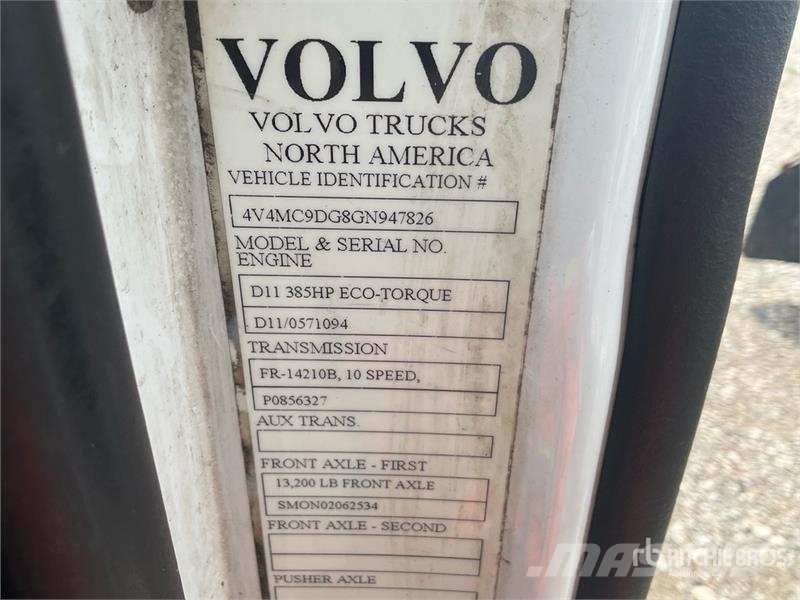 Volvo VNM200 6x4 T/A Day Cab Truck Tractor (Inoperable) Седельные тягачи