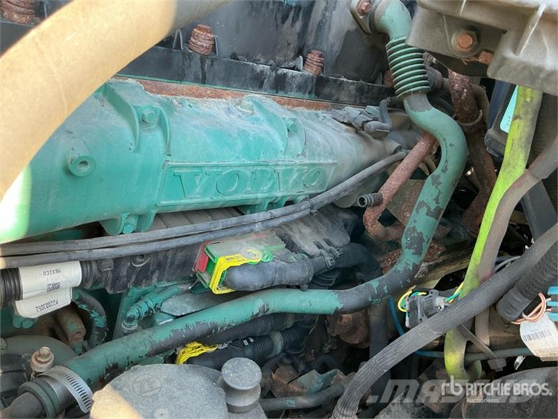 Volvo VNM200 6x4 T/A Day Cab Truck Tractor Traktorske jedinice