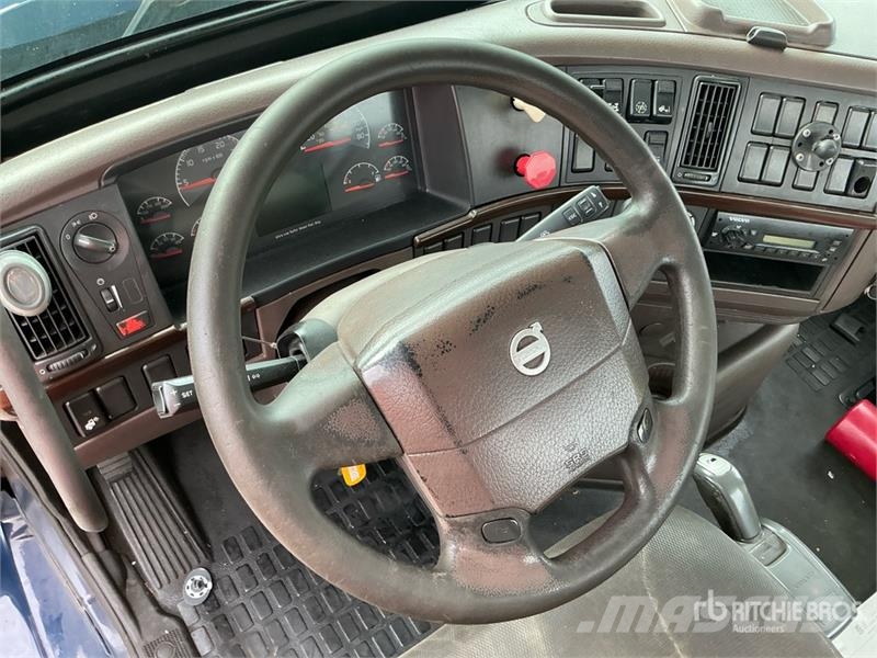 Volvo VNM200 6x4 T/A Day Cab Truck Tractor Tracteur routier