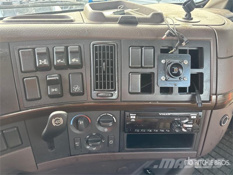 Volvo VNM200 6x4 T/A Day Cab Truck Tractor (Inoperable) Traktorske jedinice
