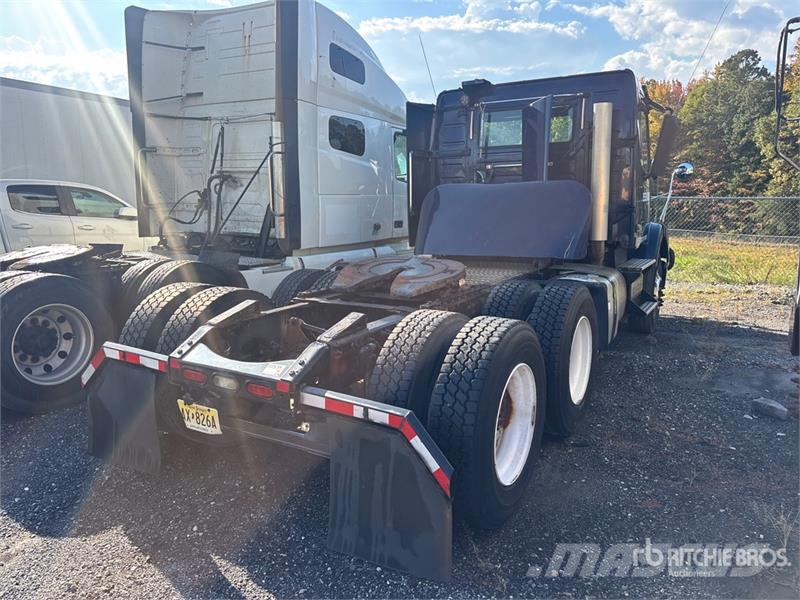Volvo VNM200 6x4 T/A Day Cab Truck Tractor (Inoperable) Traktorske jedinice