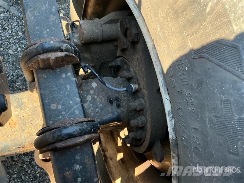 Volvo VNM200 6x4 T/A Day Cab Truck Tractor Traktorske jedinice
