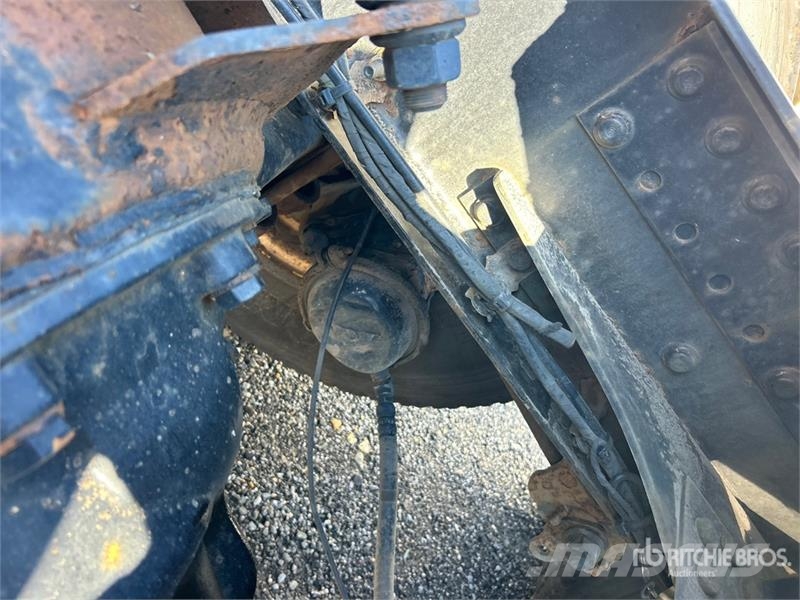 Volvo VNM200 6x4 T/A Day Cab Truck Tractor (Inoperable) Traktorske jedinice