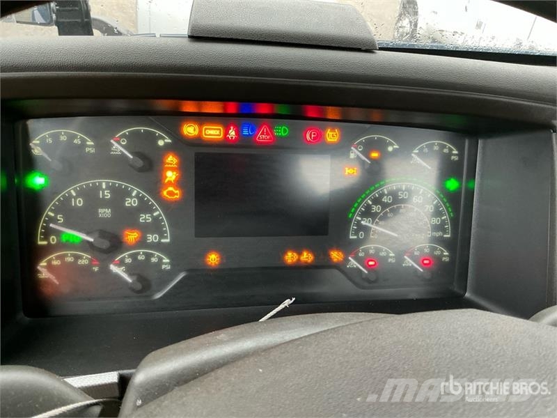 Volvo VNR300 6x4 T/A Day Cab Truck Tractor (Inoperable) Traktorske jedinice