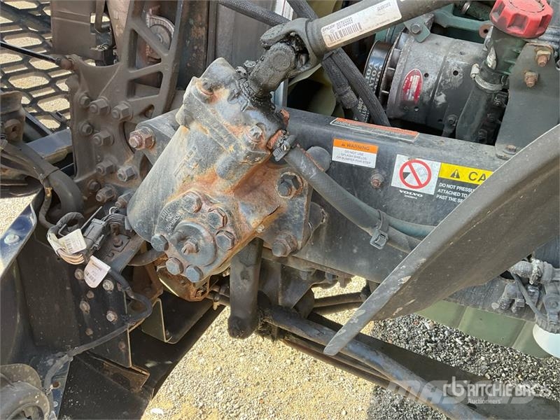 Volvo VNR300 6x4 T/A Day Cab Truck Tractor (Inoperable) Traktorske jedinice