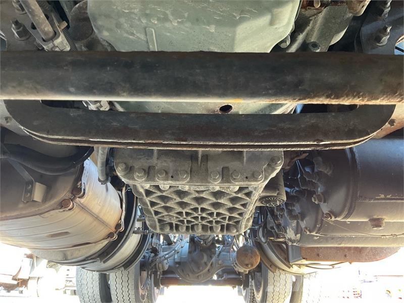 Volvo VNR300 6x4 T/A Day Cab Truck Tractor (Inoperable) Traktorske jedinice