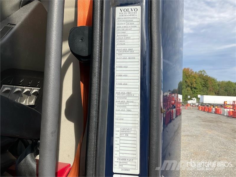 Volvo VNR300 6x4 T/A Day Cab Truck Tractor (Inoperable) Traktorske jedinice