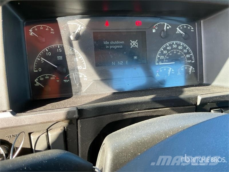Volvo VNR300 6x4 T/A Day Cab Truck Tractor Traktorske jedinice