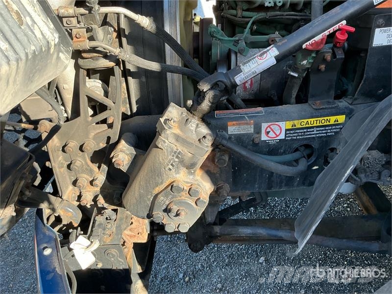 Volvo VNR300 6x4 T/A Day Cab Truck Tractor Traktorske jedinice