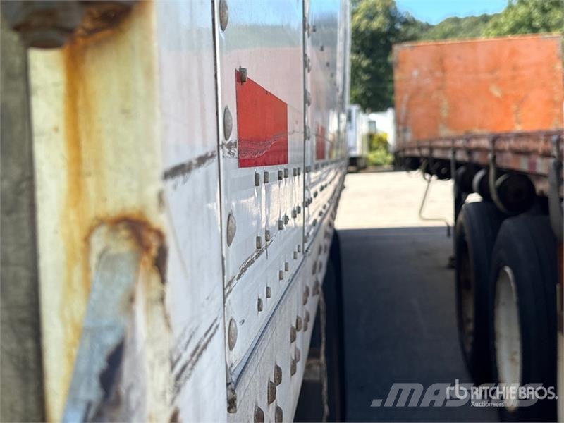 Wabash DVCVHPC 53 ft x 102 in T/A Van Trailer 箱體拖車