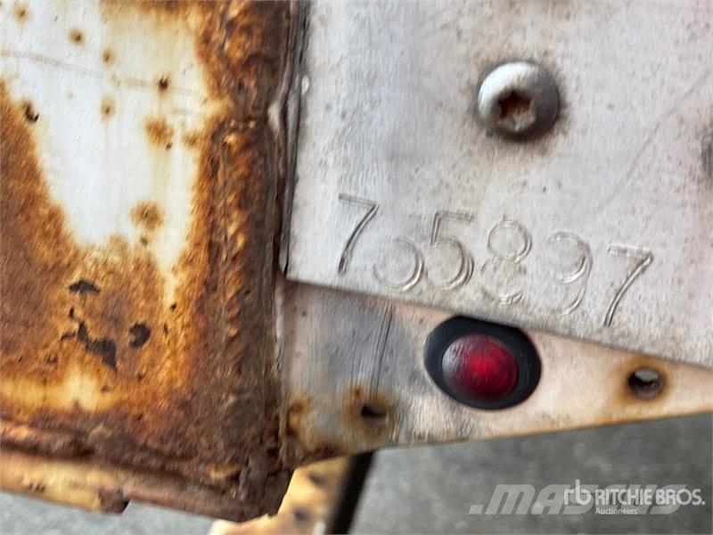 Wabash DVCVHPC 53 ft x 102 in T/A Van Trailer Причепи-фургони
