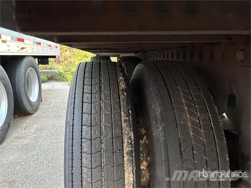 Wabash DVCVHPC 53 ft x 102 in T/A Van Trailer Причепи-фургони