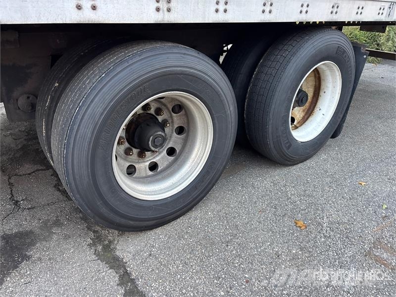 Wabash DVCVHPC 53 ft x 102 in T/A Van Trailer Причепи-фургони