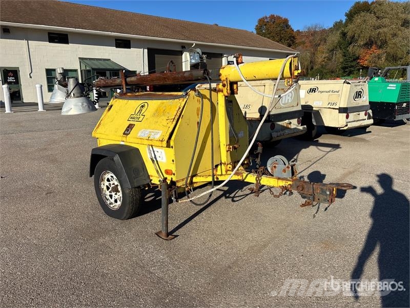 Wacker LT4 Fénytornyok