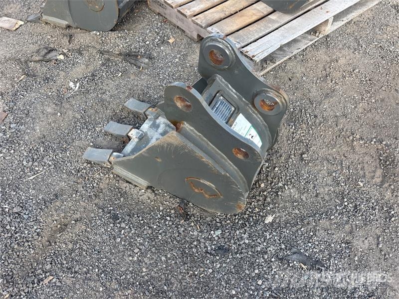 Wacker Neuson 28z3 12 in Digging Excavator Bucket Baldes