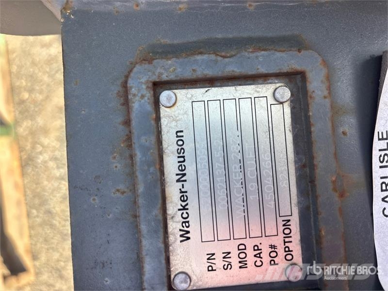 Wacker Neuson 28z3 16 in Digging Excavator Bucket Baldes