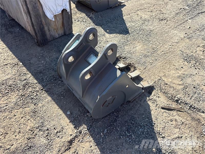 Wacker Neuson 28Z3 18 in Digging Excavator Bucket Pistoane
