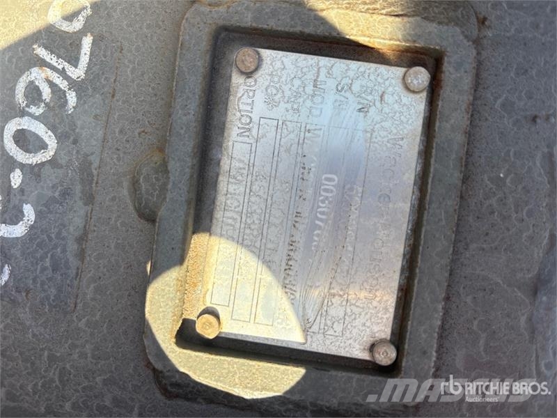 Wacker Neuson 28Z3 20 in Digging Excavator Bucket Cucharones