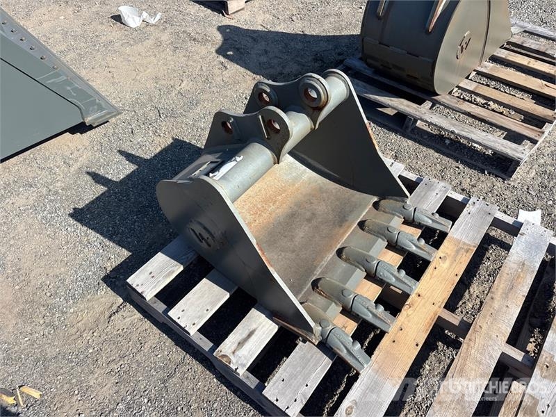 Wacker Neuson 28Z3 24 in Digging Excavator Bucket Baldes