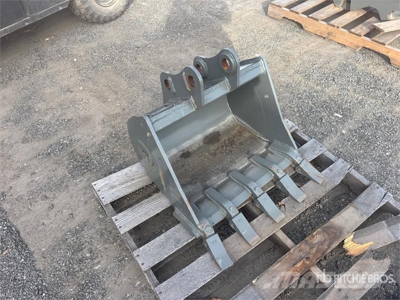 Wacker Neuson 28z3 24 in Digging Bucket Baldes