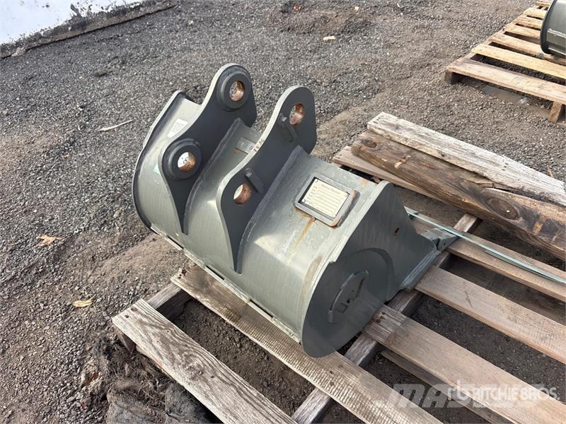 Wacker Neuson 28z3 24 in Digging Bucket Baldes
