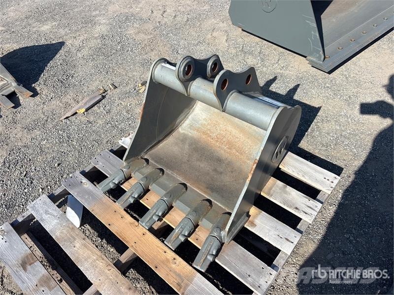 Wacker Neuson 28Z3 24 in Digging Excavator Bucket Baldes