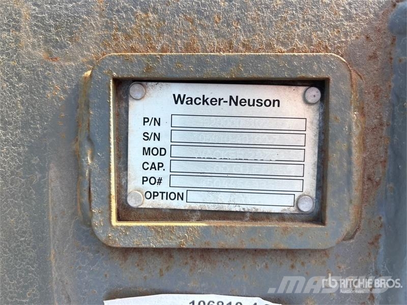 Wacker Neuson 28z3 24 in Digging Excavator Bucket Cucharones
