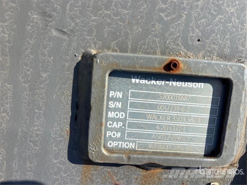Wacker Neuson 28Z3 24 in Digging Excavator Bucket Baldes