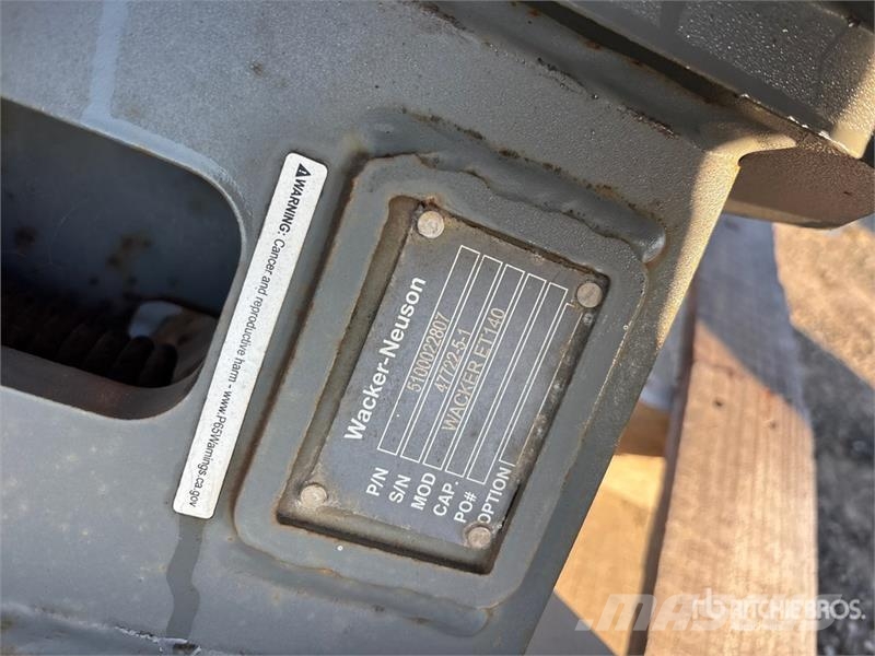  Wacker-neuson 47722-5-1 22 in Quick Coupler موصلات سريعة