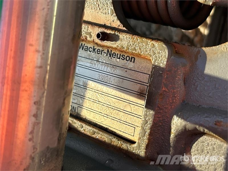  Wacker-neuson 50z3 10 in Quick Coupler موصلات سريعة