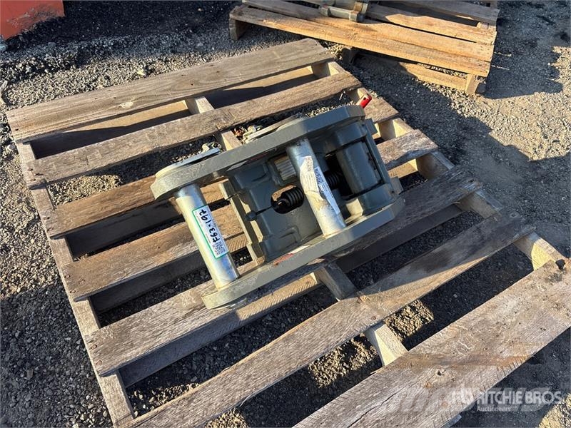 Wacker-neuson 50z3 12 in Quick Coupler موصلات سريعة