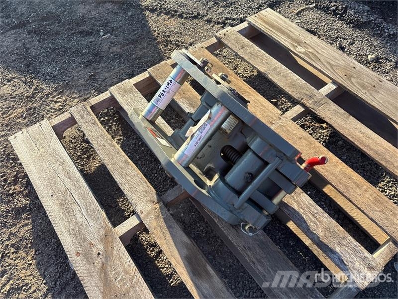Wacker-neuson 50z3 12 in Quick Coupler موصلات سريعة
