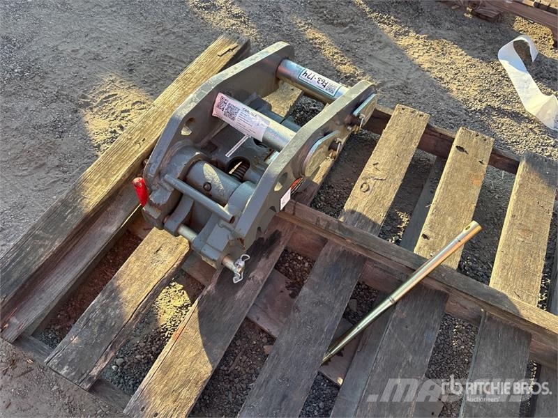  Wacker-neuson 50z3 12 in Quick Coupler موصلات سريعة