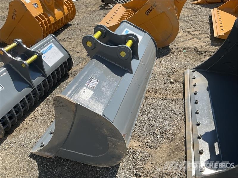 Warrior WBMCC12-1550 61 in Q/C Cleanup Excavator Bucket - Kanalak