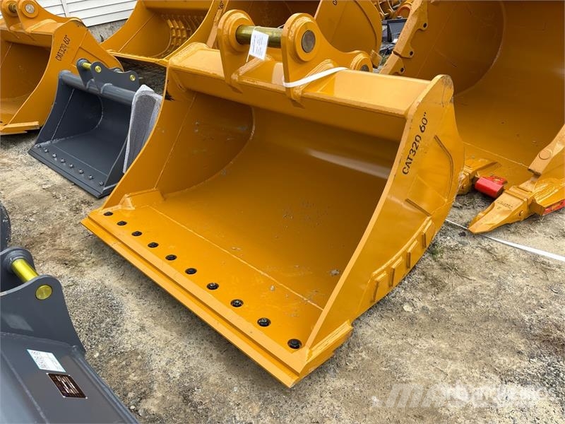 Warrior WBMCC20-1500 59 in Cleanup Excavator Bucket - Fits Kašike / Korpe