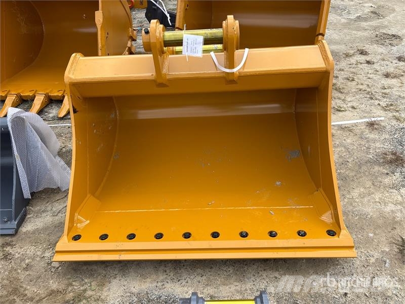Warrior WBMCC20-1500 59 in Cleanup Excavator Bucket - Fits Kašike / Korpe