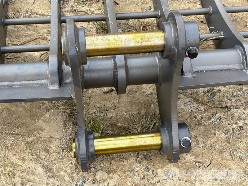Warrior WBRC05-1000 39 in Excavator Rake - Fits Cat 305 / Okretači i sakupljači sena