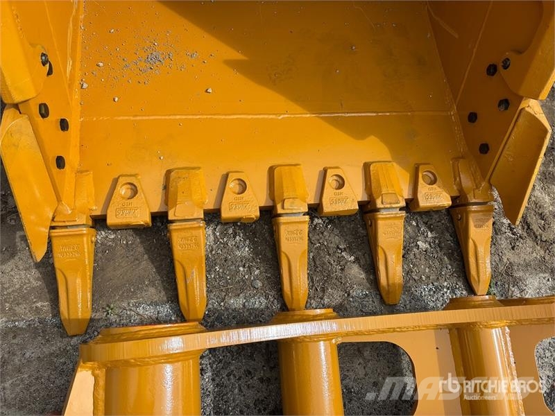 Warrior WBRC20-1400 53 in Digging Excavator Bucket - Fits Baldes