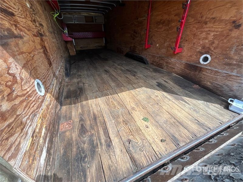 Wells Cargo EW2424-B 24 ft T/A Enclosed Trailer Umpikoriperävaunut