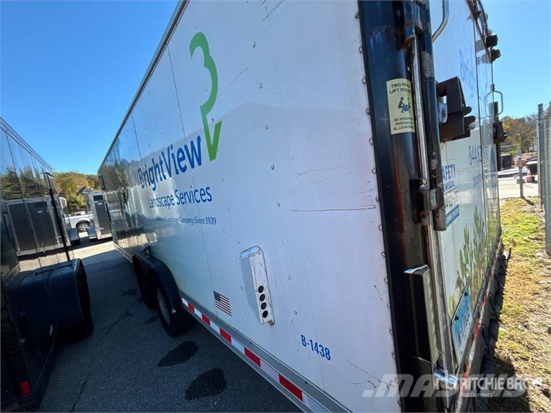 Wells Cargo EW2424-B 24 ft T/A Enclosed Trailer Umpikoriperävaunut