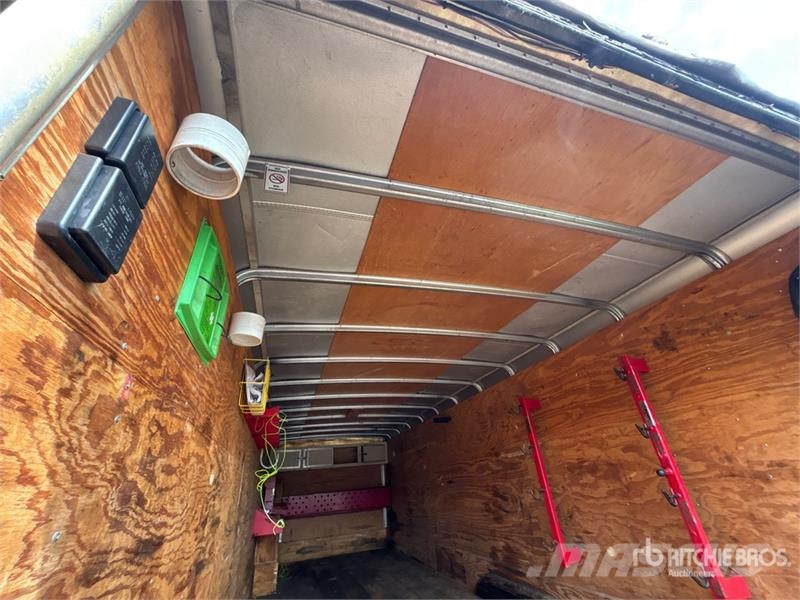 Wells Cargo EW2424-B 24 ft T/A Enclosed Trailer Umpikoriperävaunut